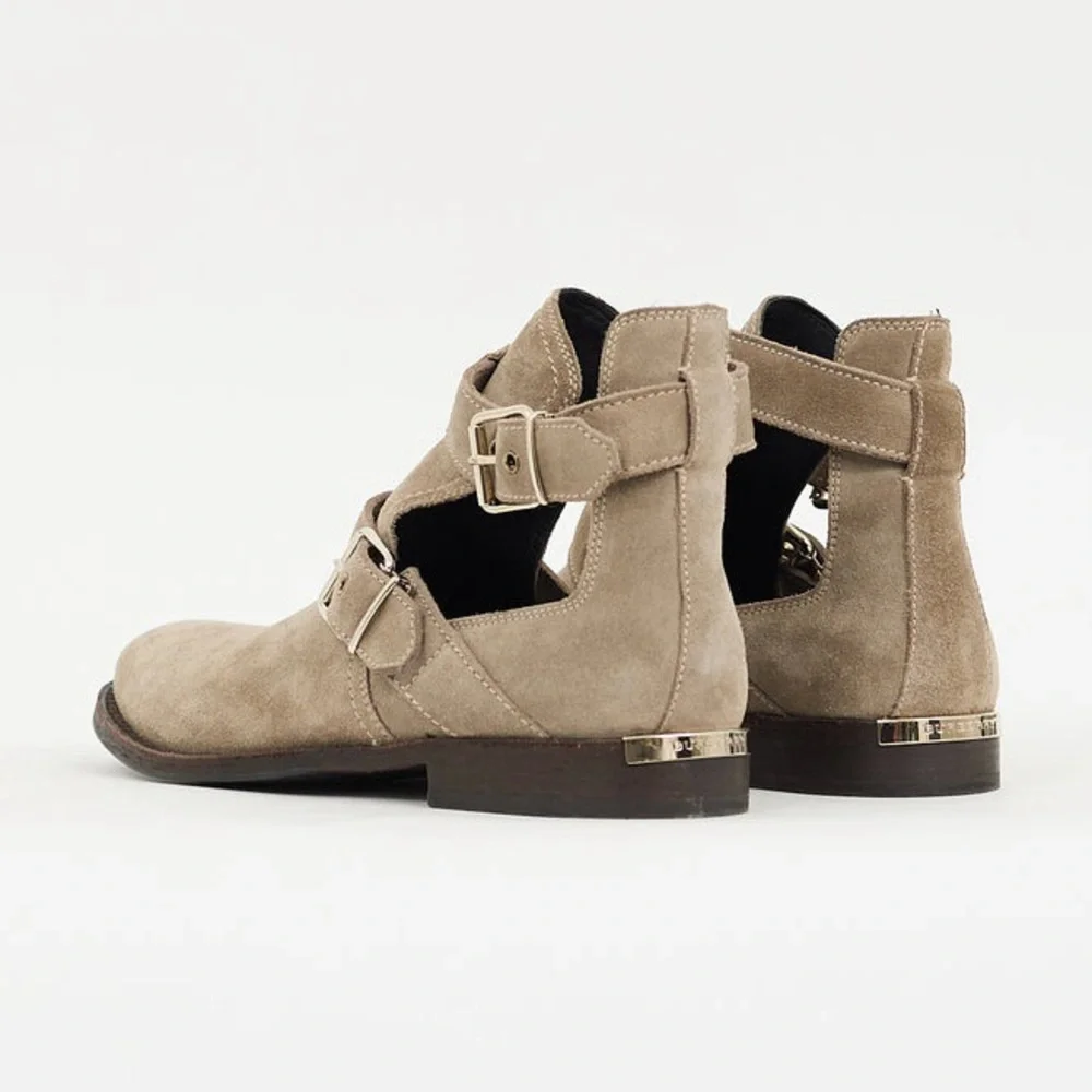 $895 Burberry Made in Italy Grey Suede Cut Out Buckle Moto Ankle Boots Size 6.5 - Picture 2 of 16